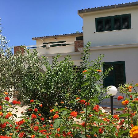 Villa del Falso Pepe Avola Exterior foto