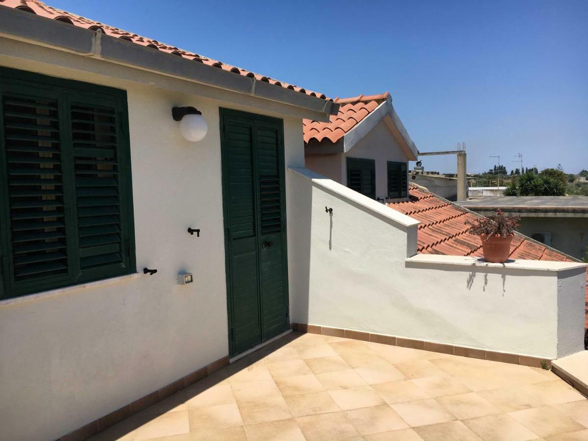 Villa del Falso Pepe Avola Exterior foto